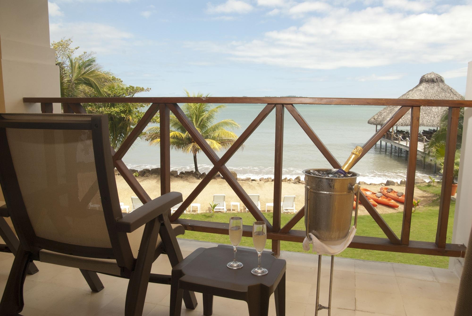 Playa Tortuga Hotel And Beach Resort Bocas del Toro Exteriör bild