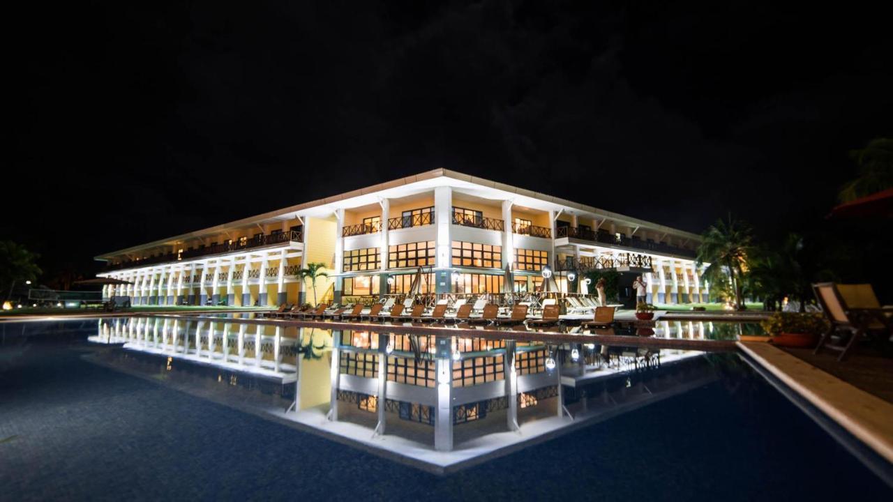 Playa Tortuga Hotel And Beach Resort Bocas del Toro Exteriör bild