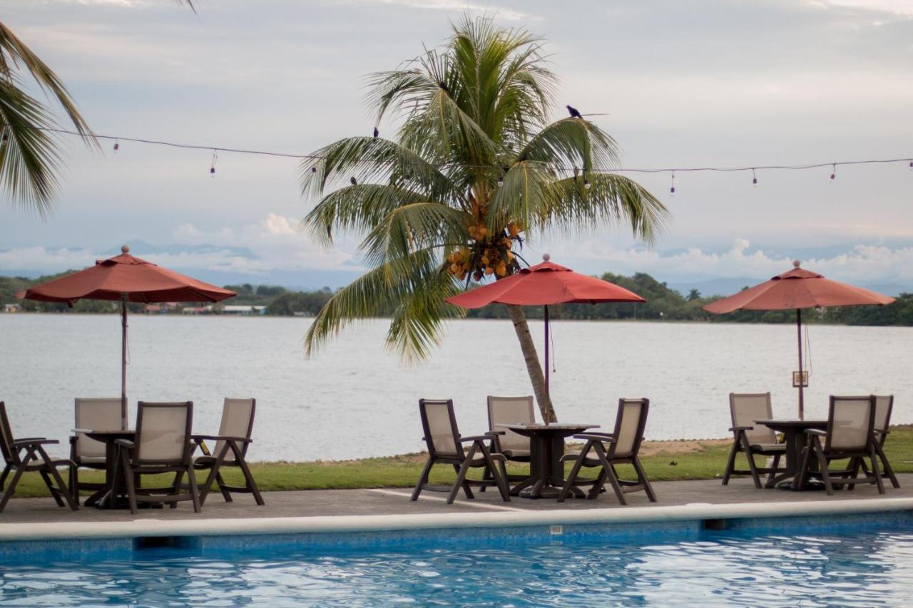 Playa Tortuga Hotel And Beach Resort Bocas del Toro Exteriör bild